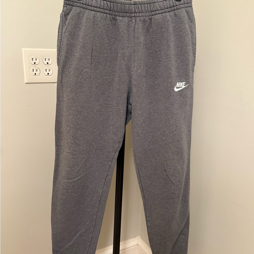 Nike Men’s Charcoal Gray Sweatpants